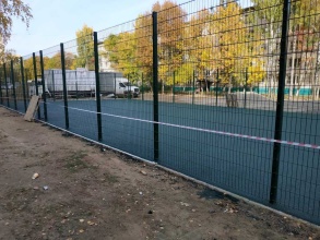 Забор на спортивную площадку 40 метров фото в Пересвете