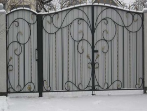 Кованые заборы с профнастилом 70 метров фото стоимость под ключ