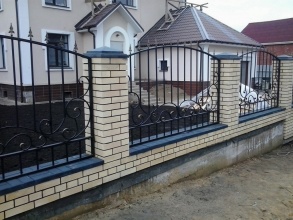 Кованые заборы на ленточном фундаменте 20 метров фото под ключ