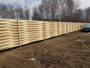 Деревянный забор плетёнка 200 метров фото с установкой