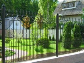 Кованые заборы на ленточном фундаменте 80 метров фото в Пересвете